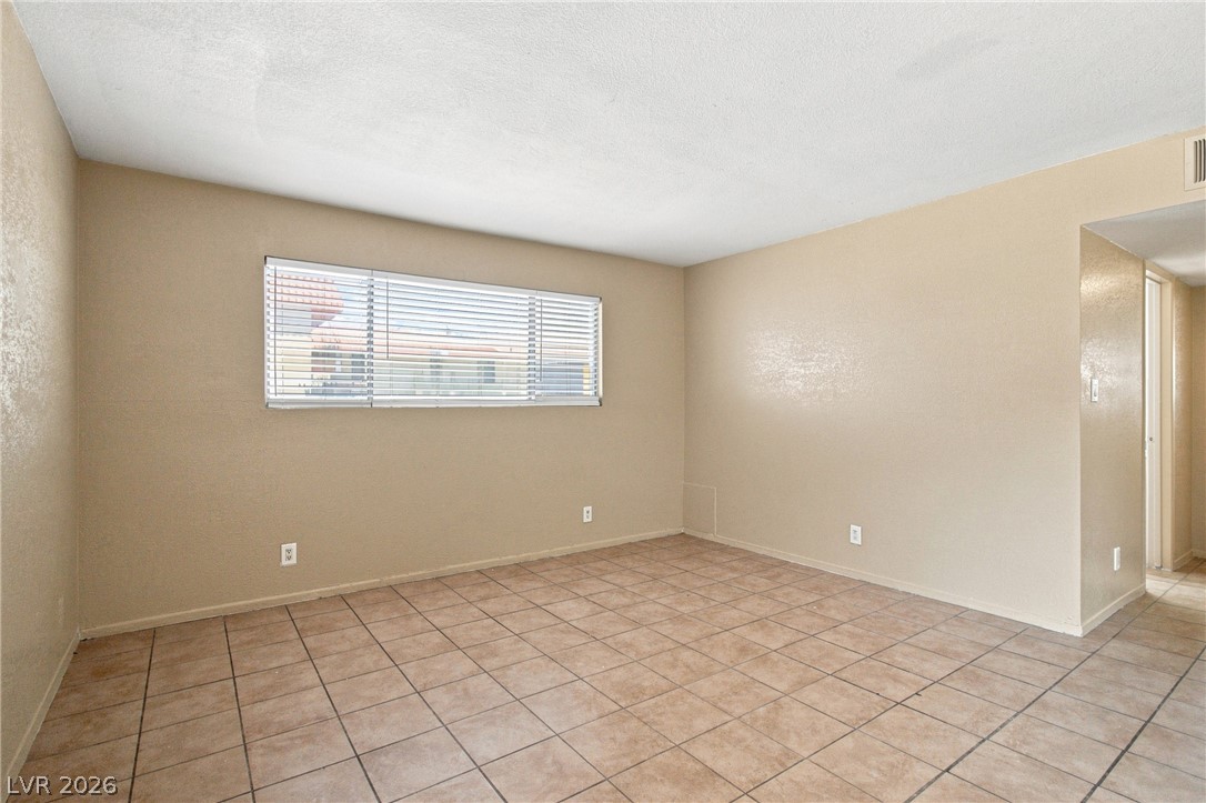 Photo 3 of 212 Orland Street #29