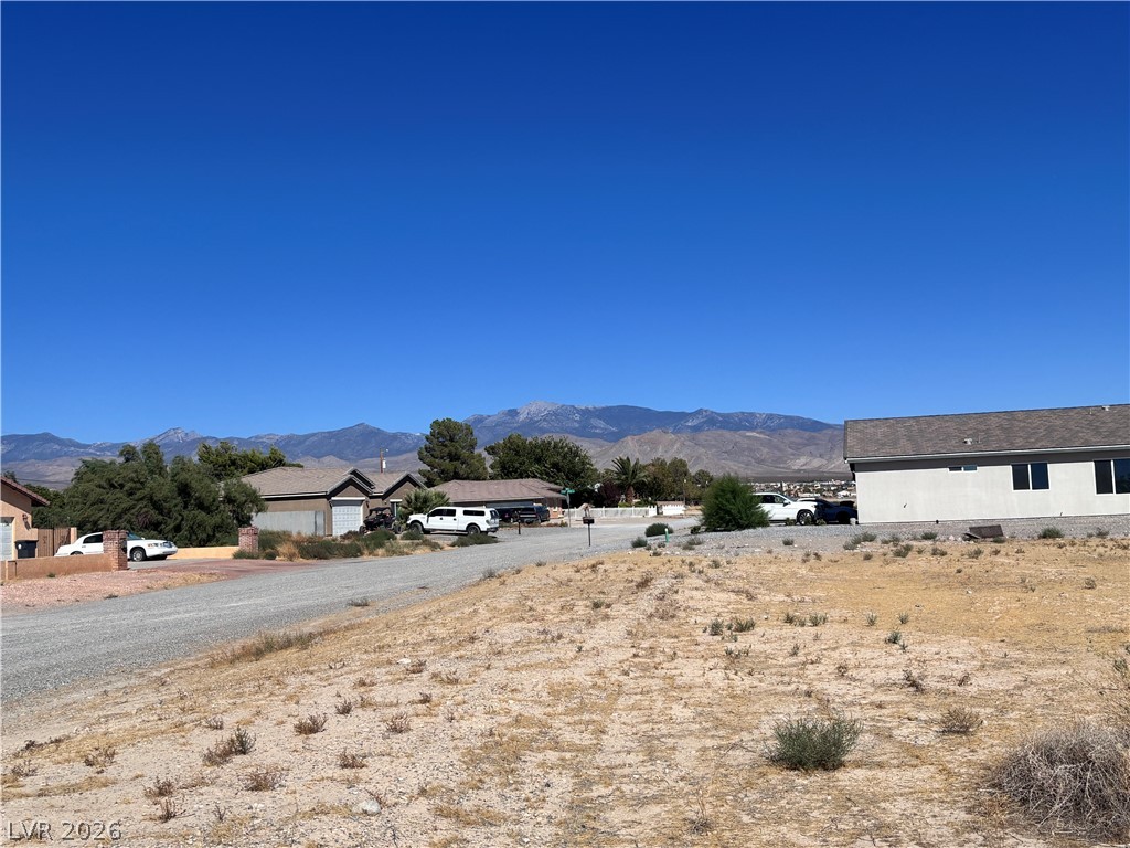 Photo 3 of 941 E Enchanted Mesa Street