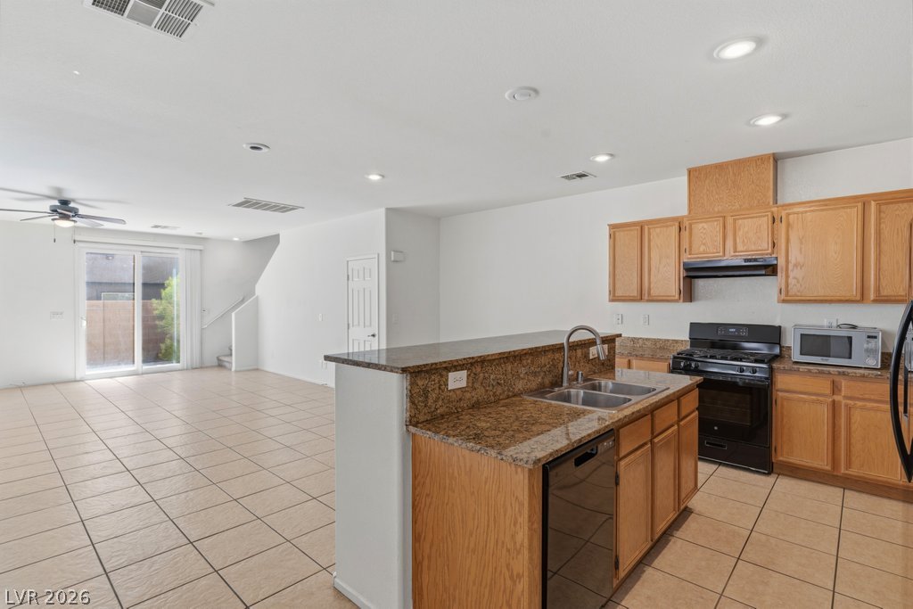 Photo 9 of 41, 6250 W Arby Avenue #162