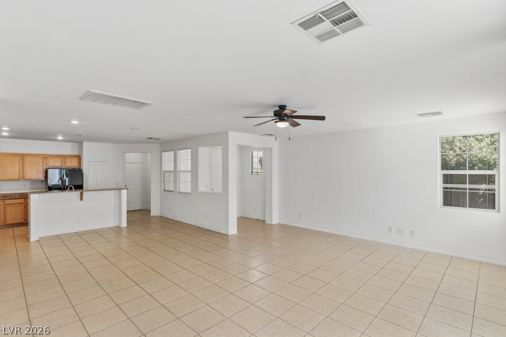 Photo 14 of 41, 6250 W Arby Avenue #162