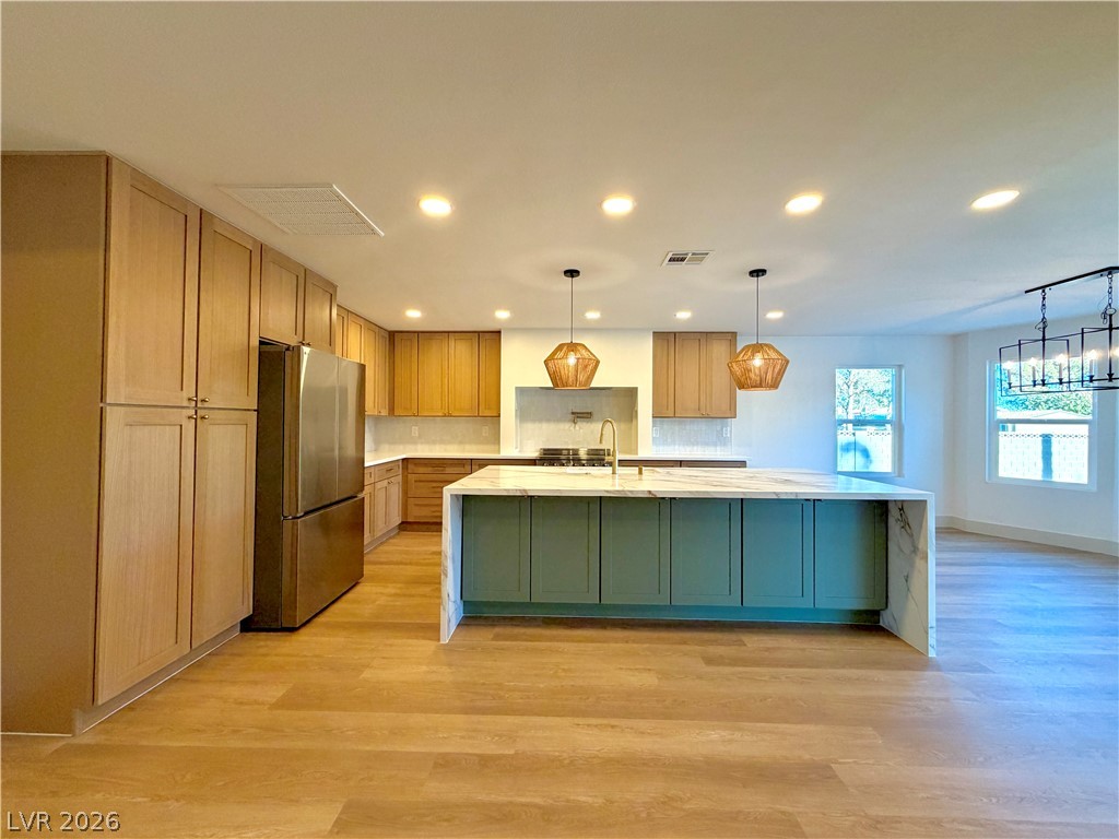 Photo 13 of 41, 2755 S Torrey Pines Drive