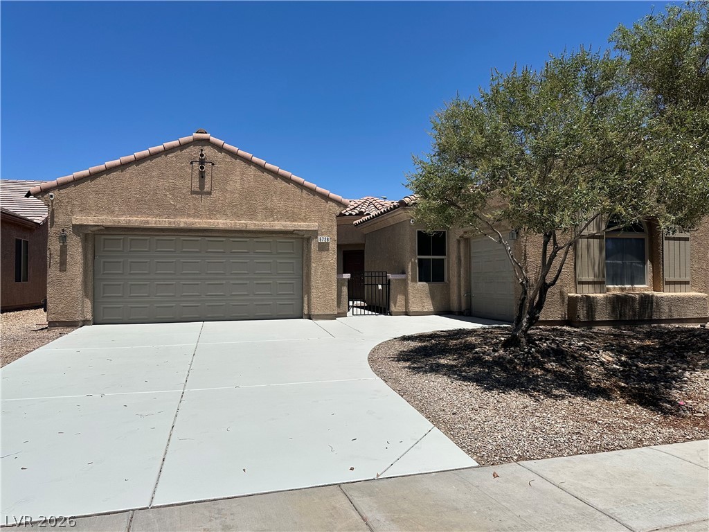 5728 Flying Birdie Avenue, Las Vegas