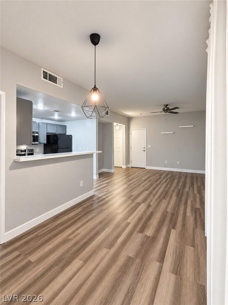 Photo 7 of 15, 9580 W Reno Avenue #187