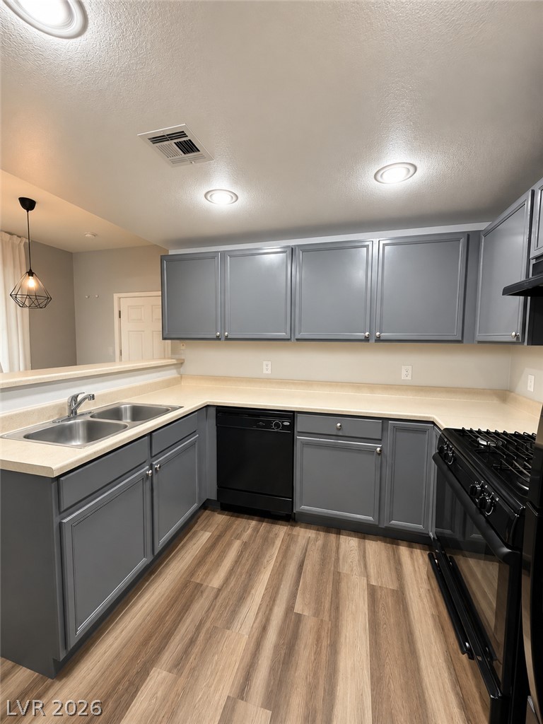 Photo 9 of 15, 9580 W Reno Avenue #187