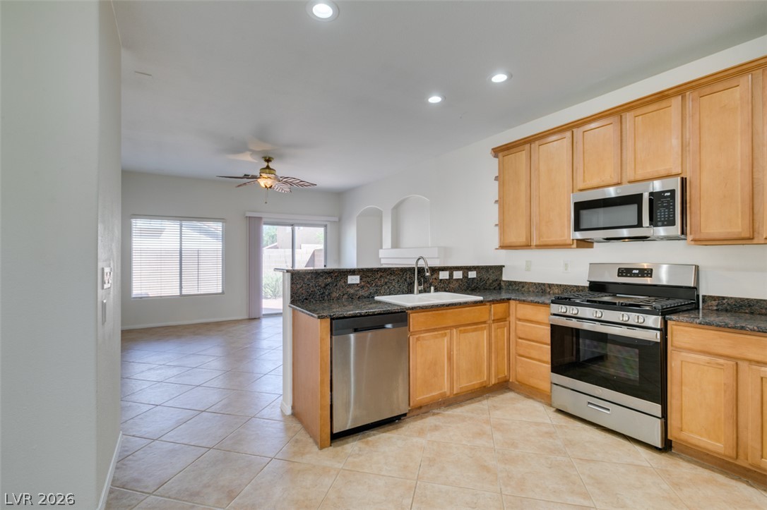 Photo 13 of 44, 10744 Binasco Street