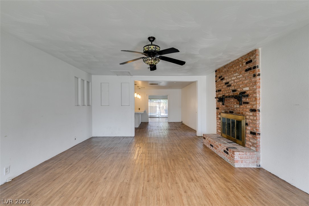 Photo 7 of 22, 409 Estella Avenue