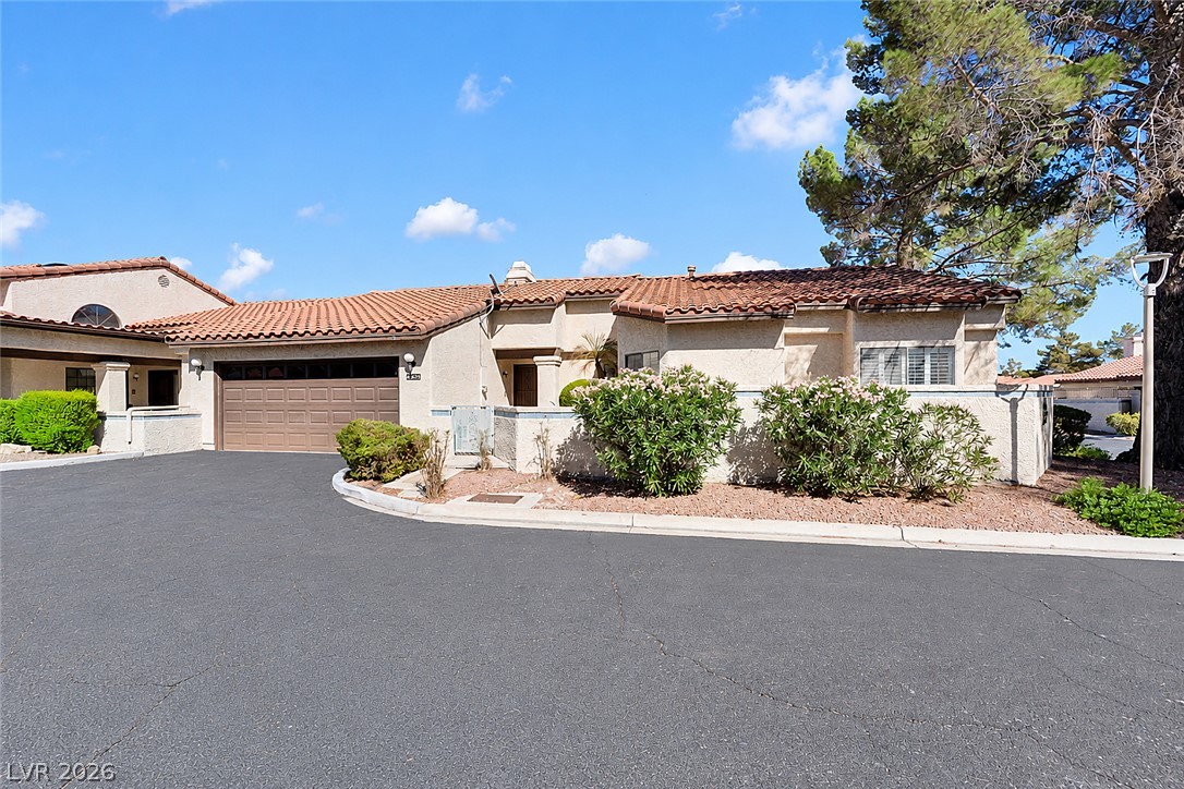 Photo 2 of 3125 La Mancha Way