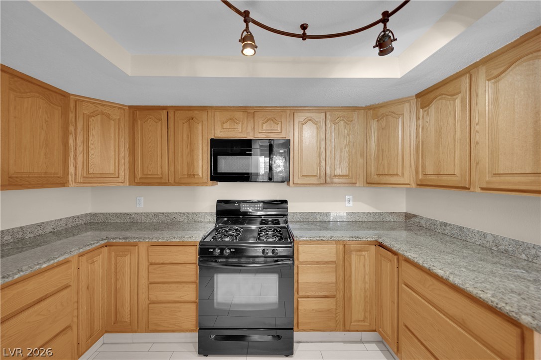 Photo 16 of 44, 3125 La Mancha Way