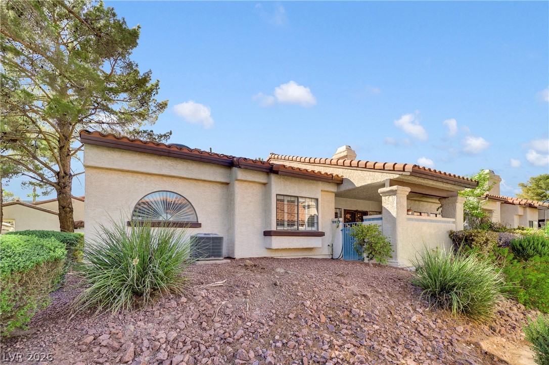 Photo 39 of 44, 3125 La Mancha Way