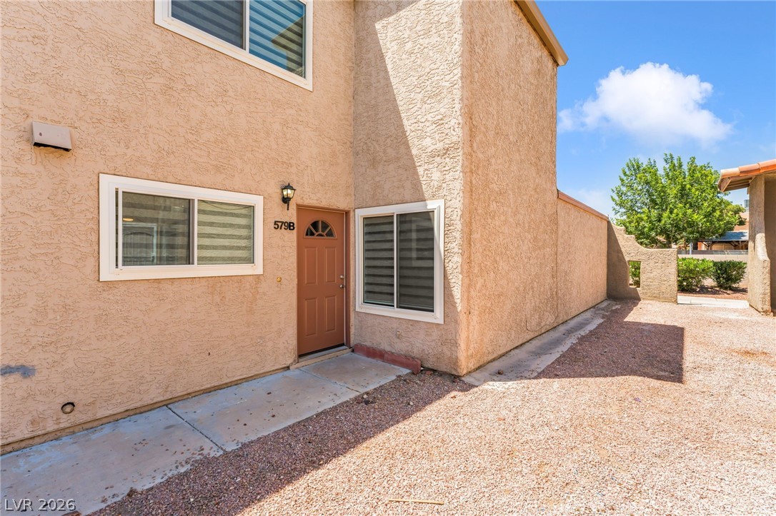 Photo 3 of 579 Roxella Lane #B