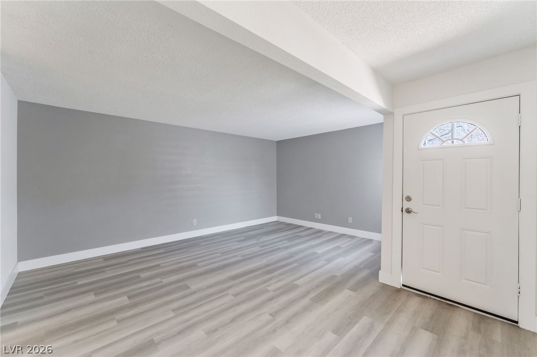 Photo 8 of 31, 579 Roxella Lane #B