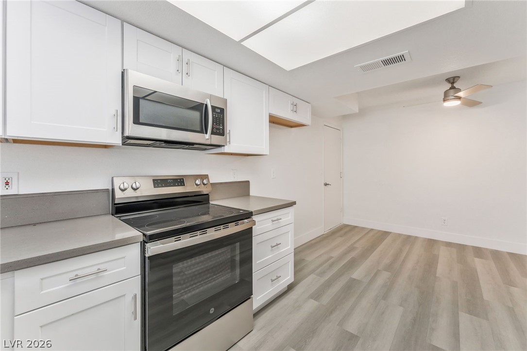 Photo 18 of 31, 579 Roxella Lane #B