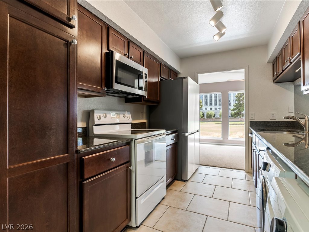 Photo 22 of 48, 2831 Geary Place #2934