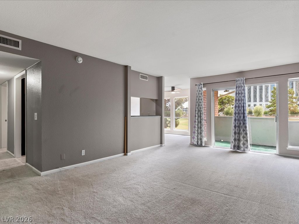 Photo 6 of 48, 2831 Geary Place #2934