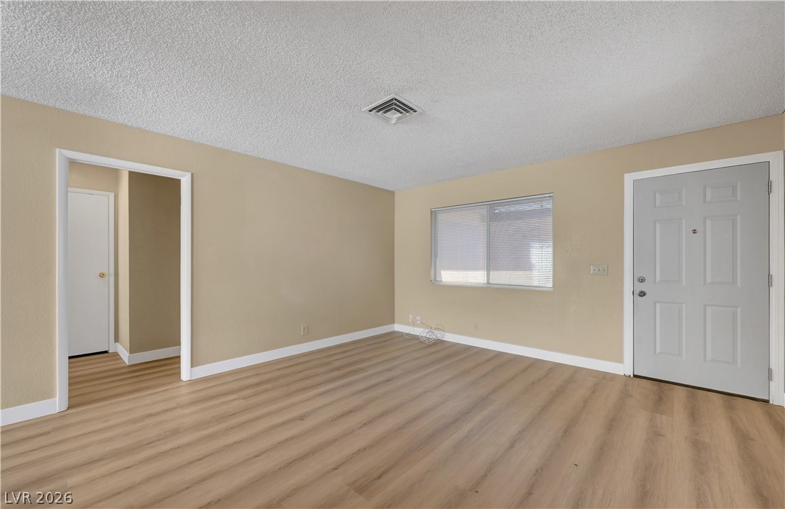 Photo 4 of 7016 Sylvan Oak Drive