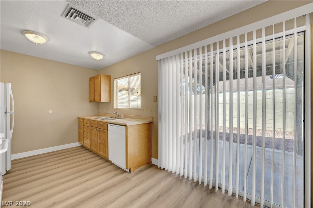 Photo 8 of 30, 7016 Sylvan Oak Drive
