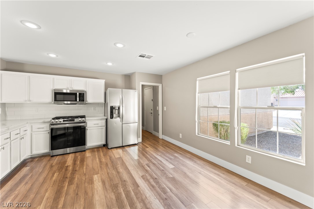 Photo 9 of 38, 2726 Watkins Glen Avenue