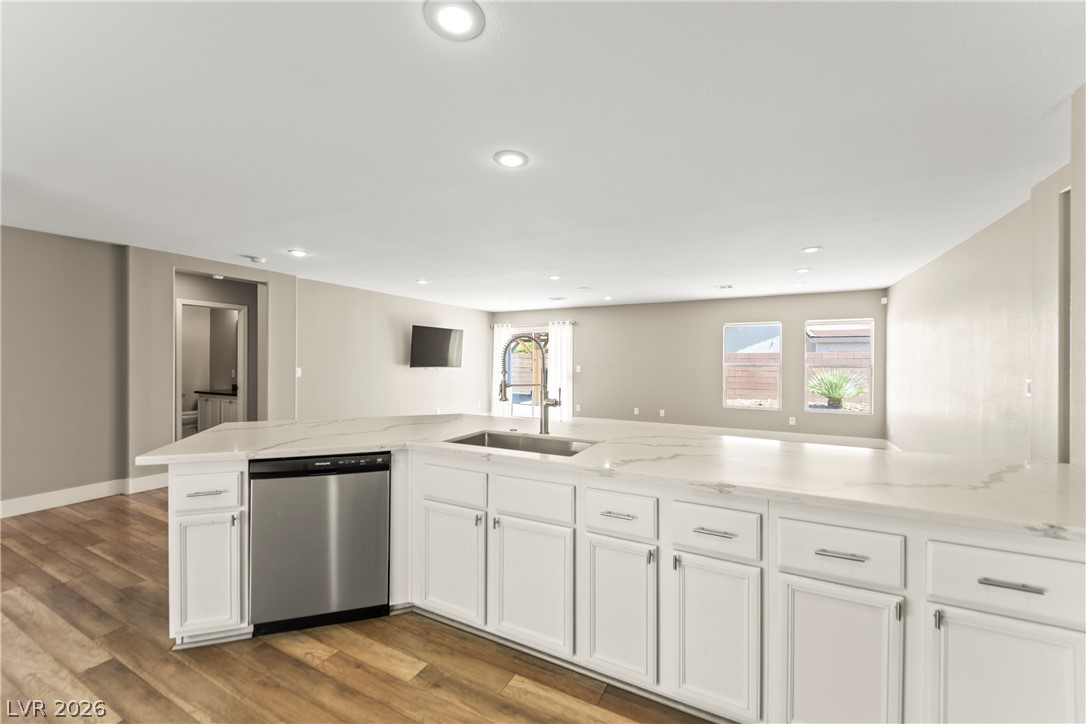 Photo 13 of 38, 2726 Watkins Glen Avenue