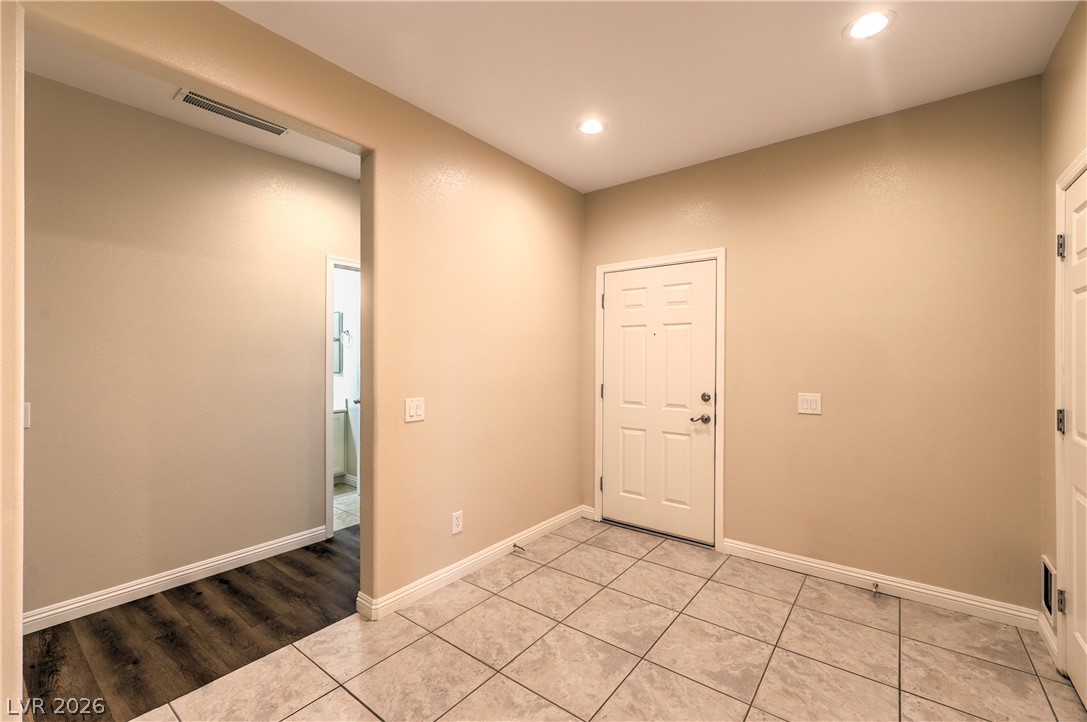 Photo 5 of 7148 Crescentville Avenue