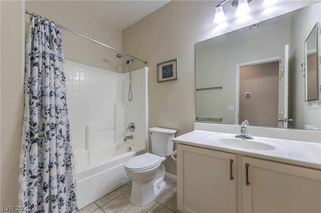 Photo 7 of 32, 7148 Crescentville Avenue