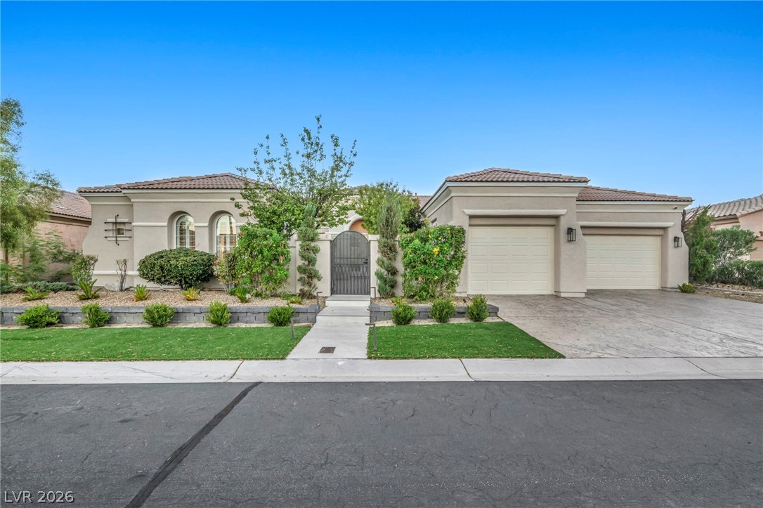 4555 Riva De Romanza Street, Las Vegas 89135
