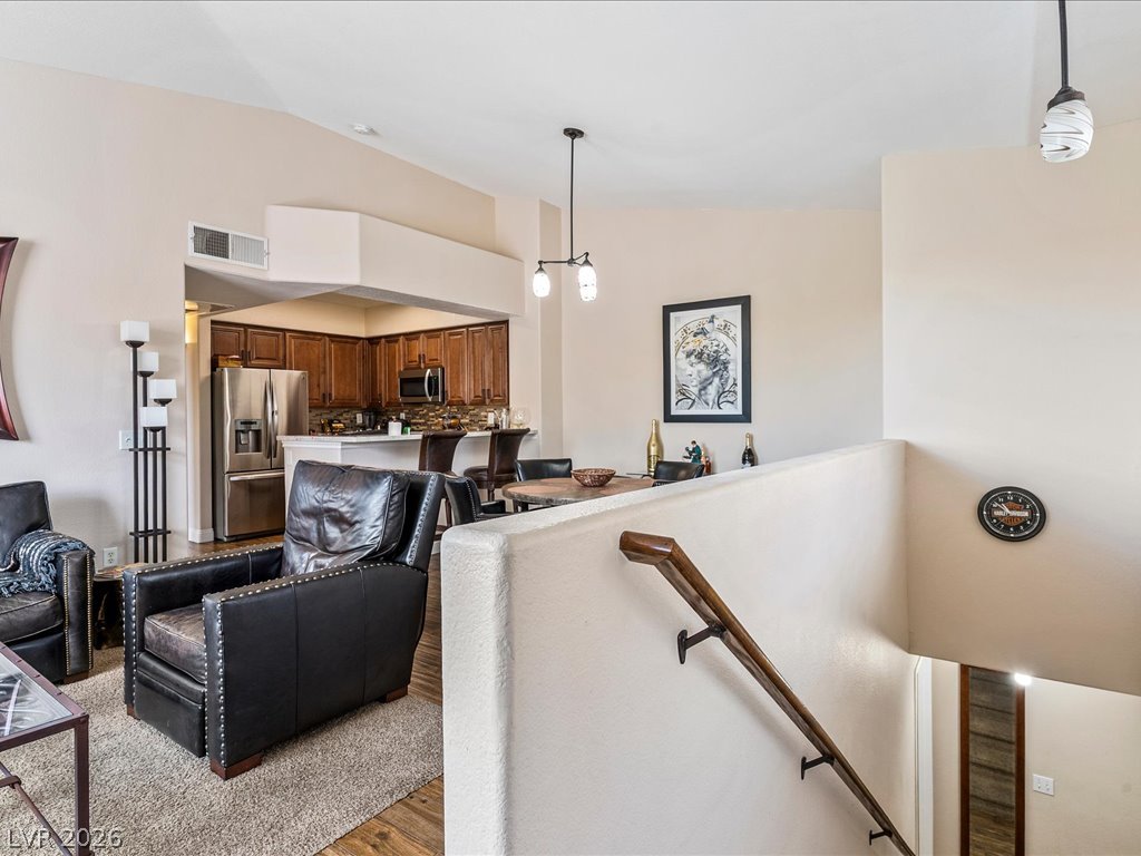 Photo 11 of 43, 9901 Trailwood Drive #2083