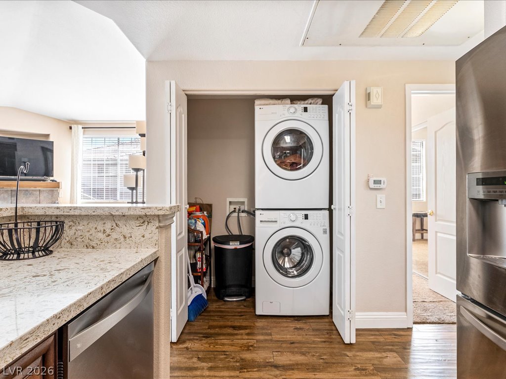 Photo 17 of 43, 9901 Trailwood Drive #2083