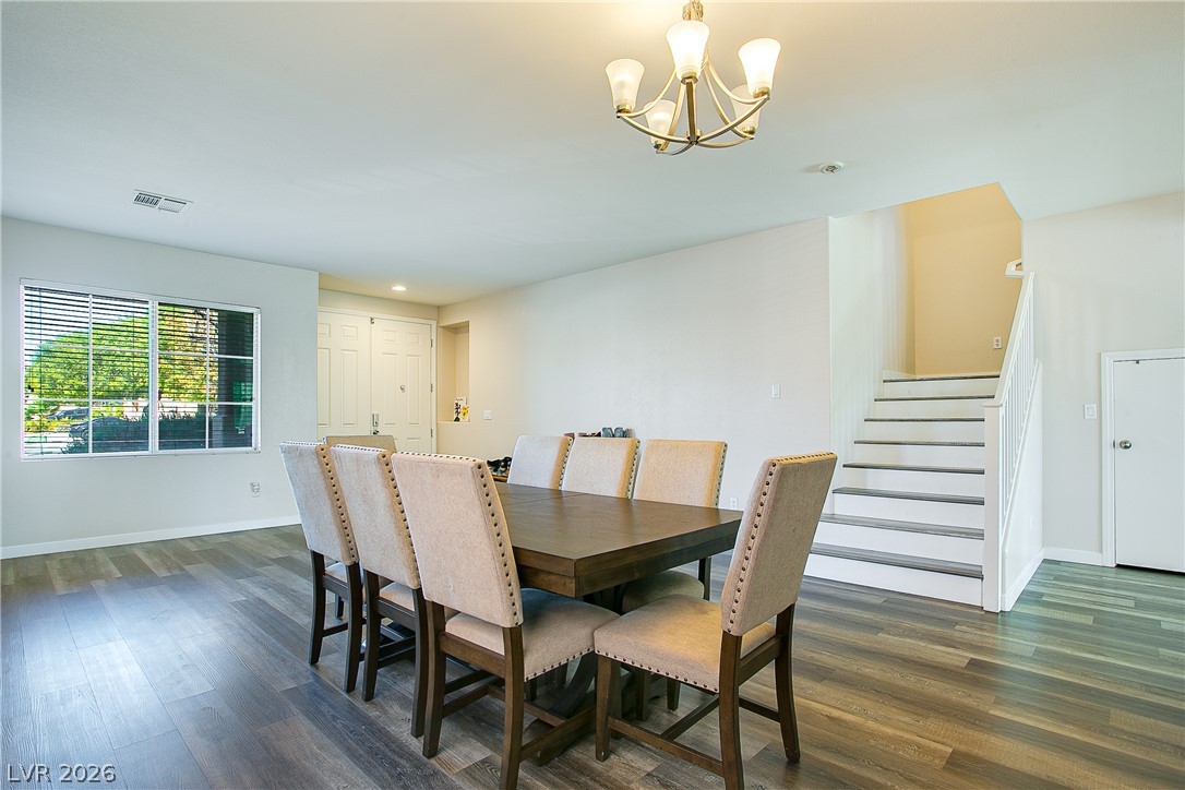 Photo 6 of 39, 5520 Oatfield Street
