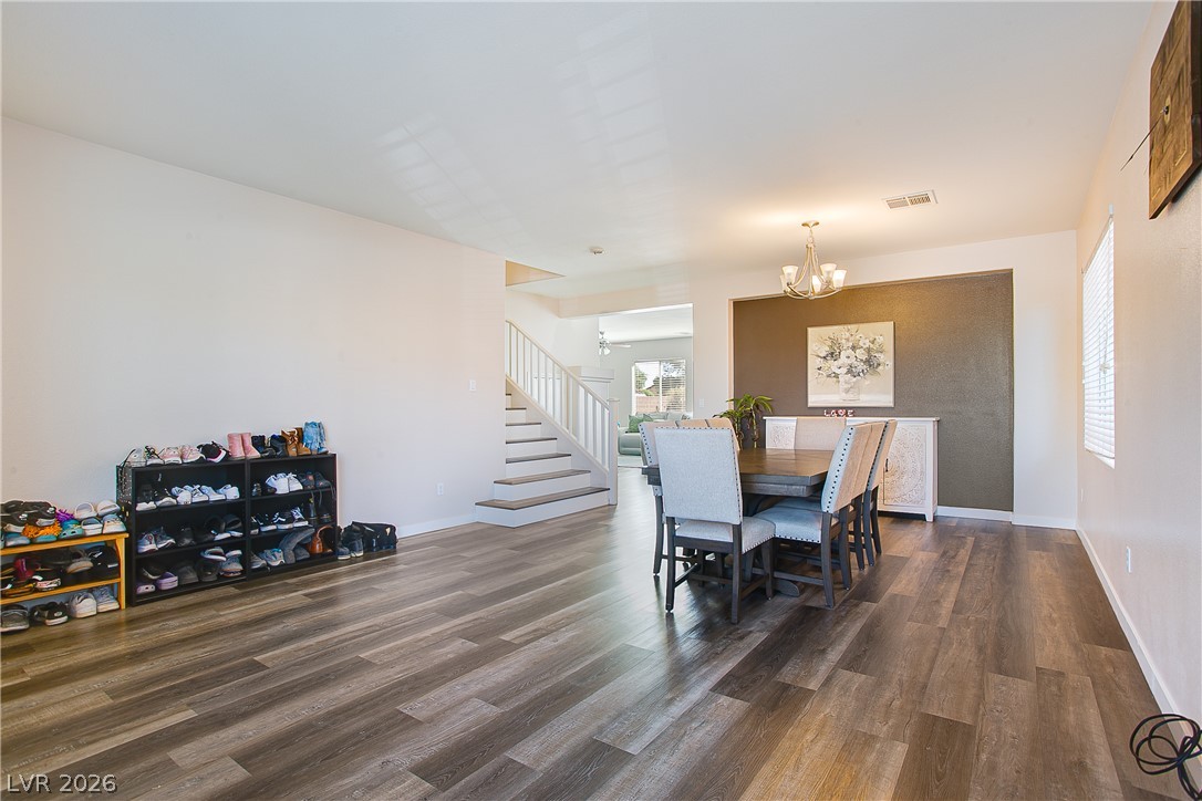Photo 8 of 39, 5520 Oatfield Street