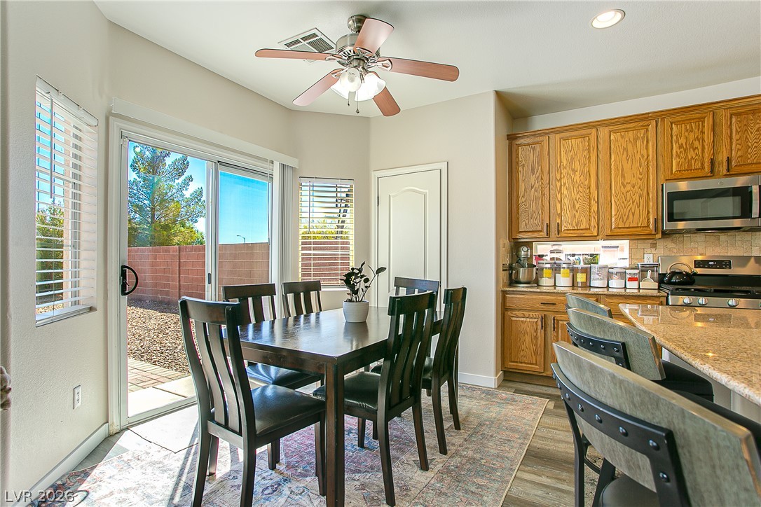 Photo 11 of 39, 5520 Oatfield Street