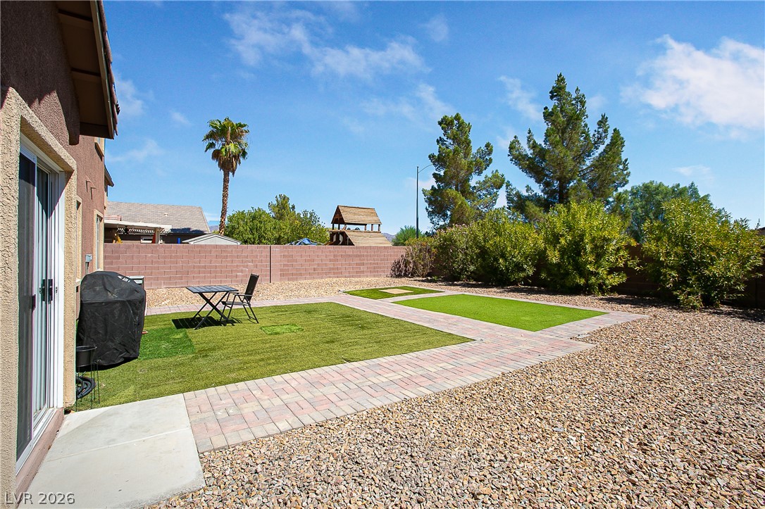 Photo 36 of 39, 5520 Oatfield Street