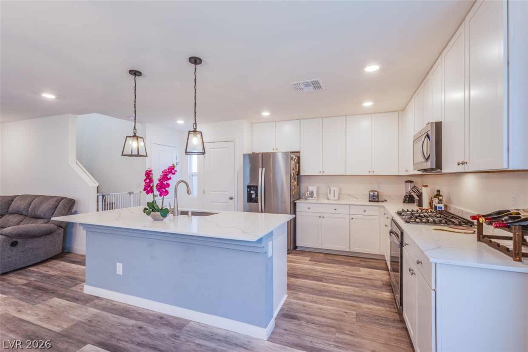 Photo 11 of 34, 7712 Lush Oasis Avenue