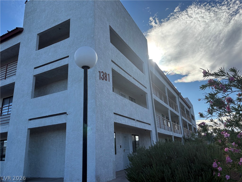 1381 E University Avenue #207, Las Vegas 89119