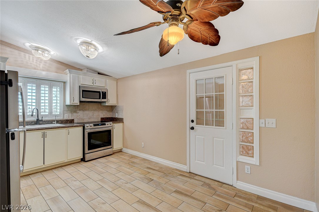 Photo 19 of 60, 3160 S Fallwood Street