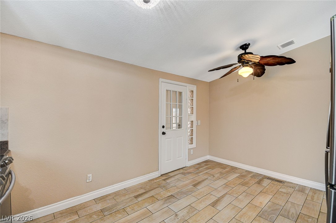 Photo 25 of 60, 3160 S Fallwood Street