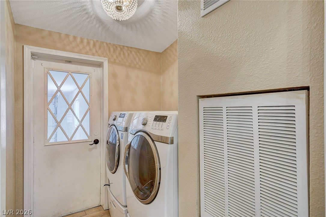 Photo 40 of 60, 3160 S Fallwood Street