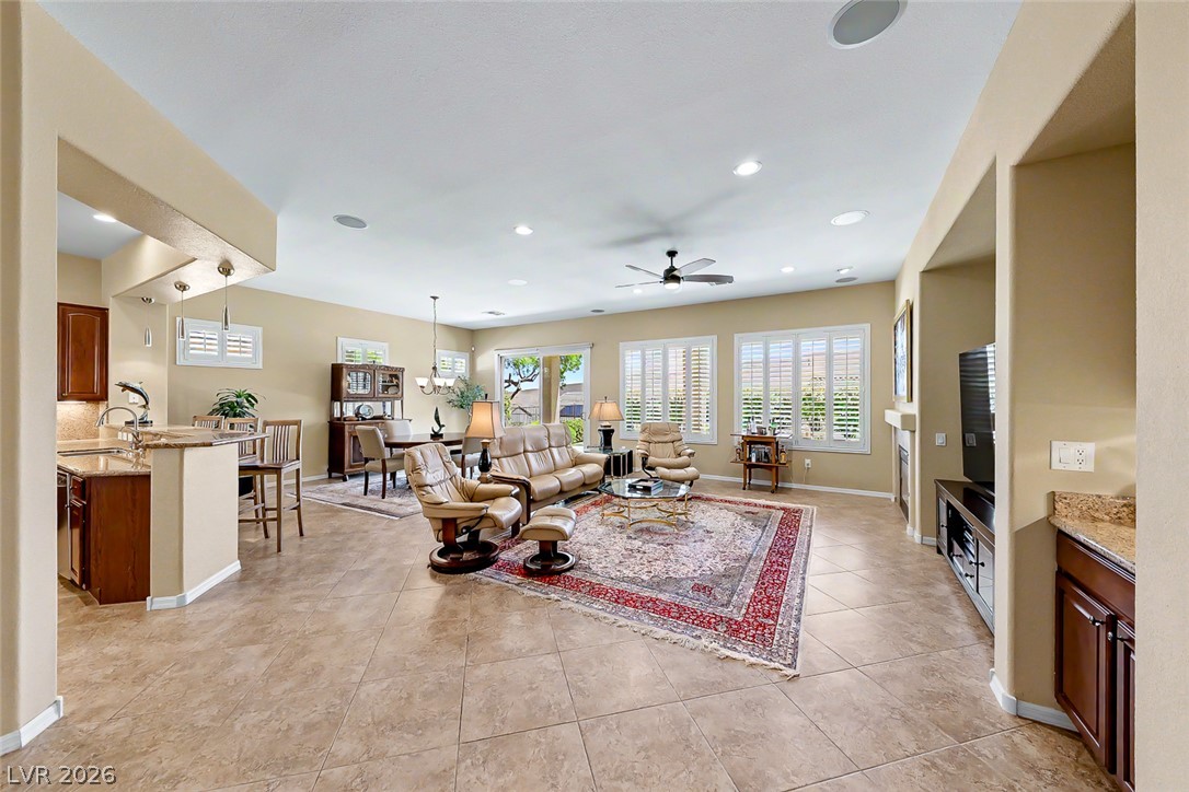 Photo 4 of 2204 Canyonville Drive