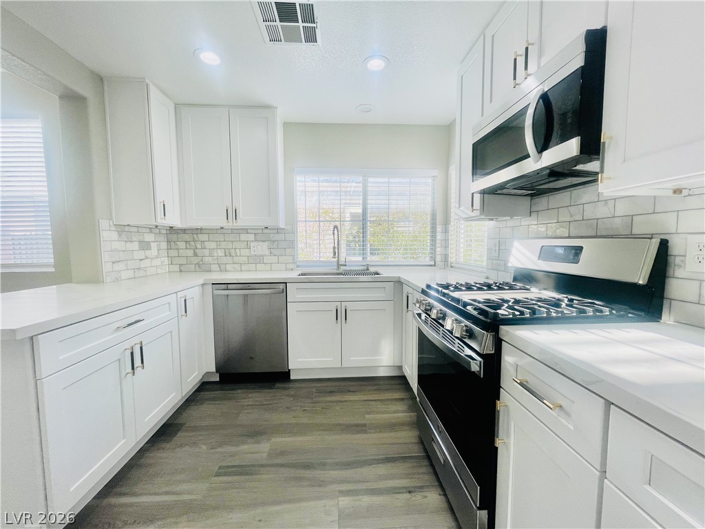 Photo 11 of 29, 9224 Canalino Drive