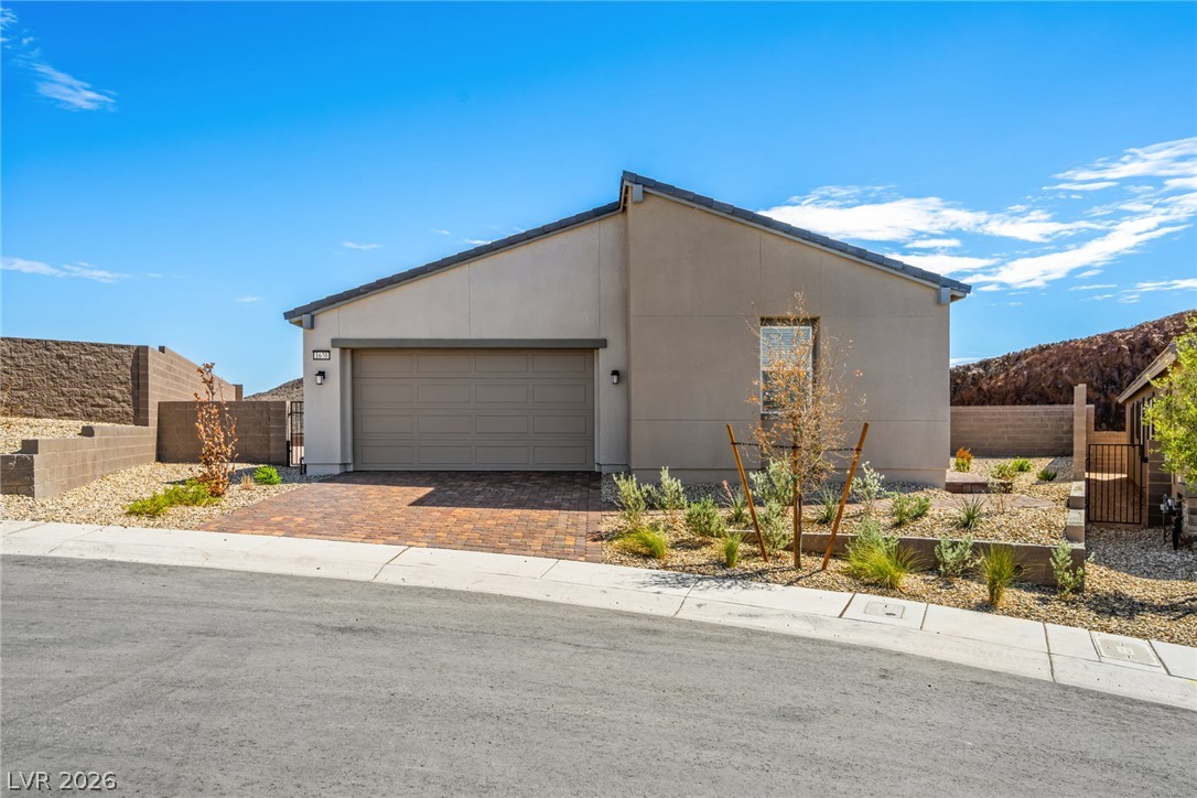 1670 Capri Falls Court, Henderson 89011