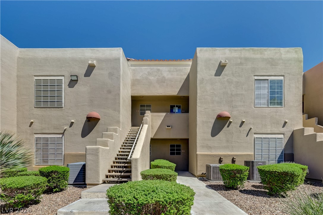 Photo 15 of 42, 1908 Desert Falls Court #202