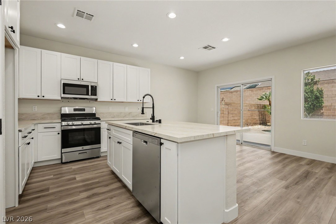 Photo 5 of 2922 Mastercraft Avenue