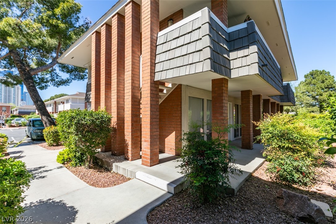Photo 3 of 714 Oakmont Avenue #1104
