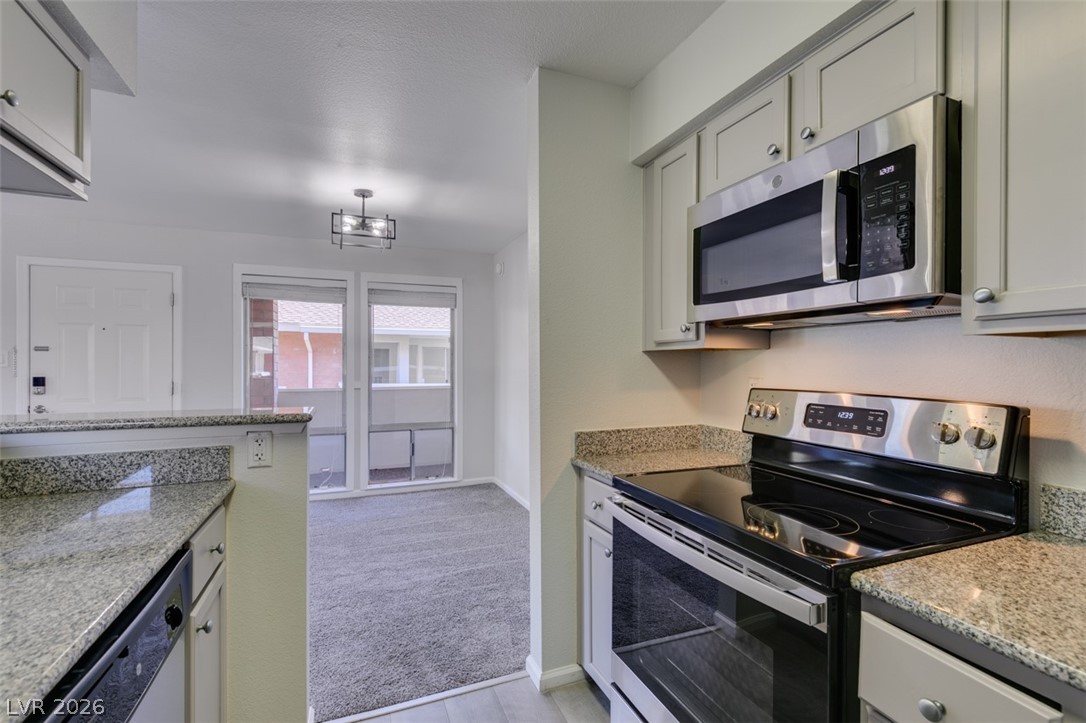 Photo 7 of 41, 714 Oakmont Avenue #1104