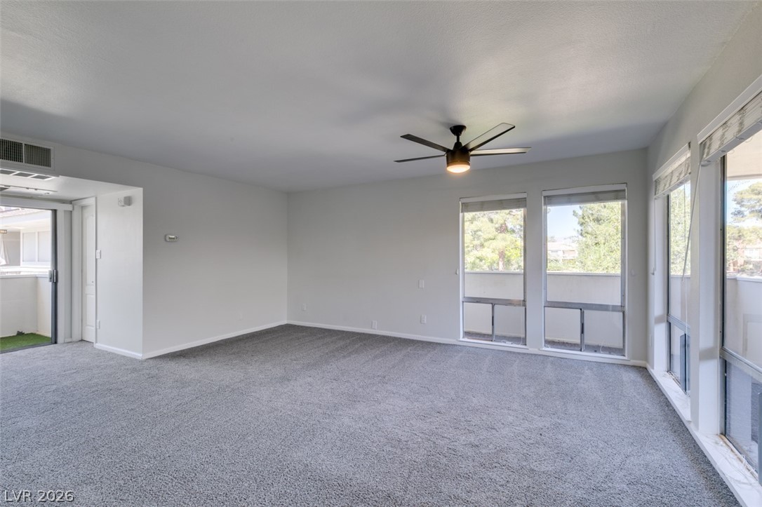 Photo 9 of 41, 714 Oakmont Avenue #1104