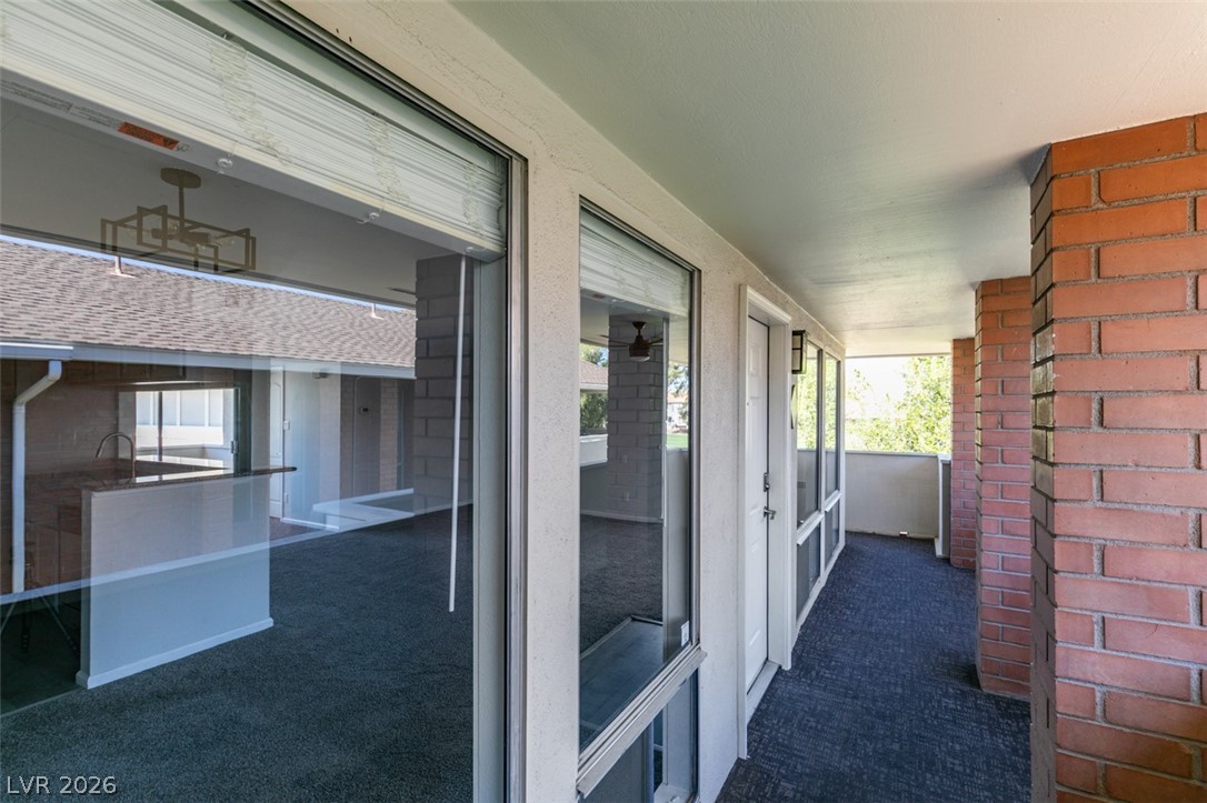 Photo 11 of 41, 714 Oakmont Avenue #1104