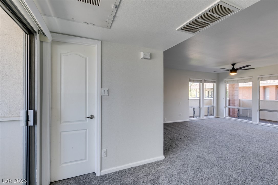 Photo 19 of 41, 714 Oakmont Avenue #1104