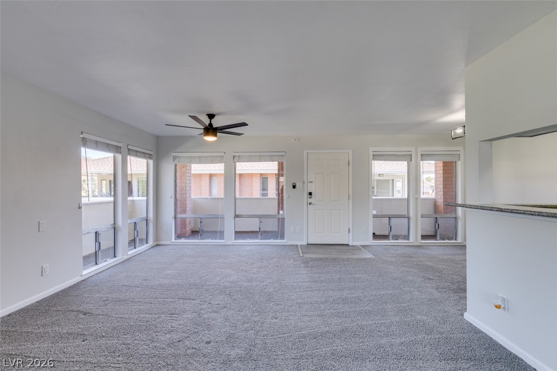 Photo 21 of 41, 714 Oakmont Avenue #1104