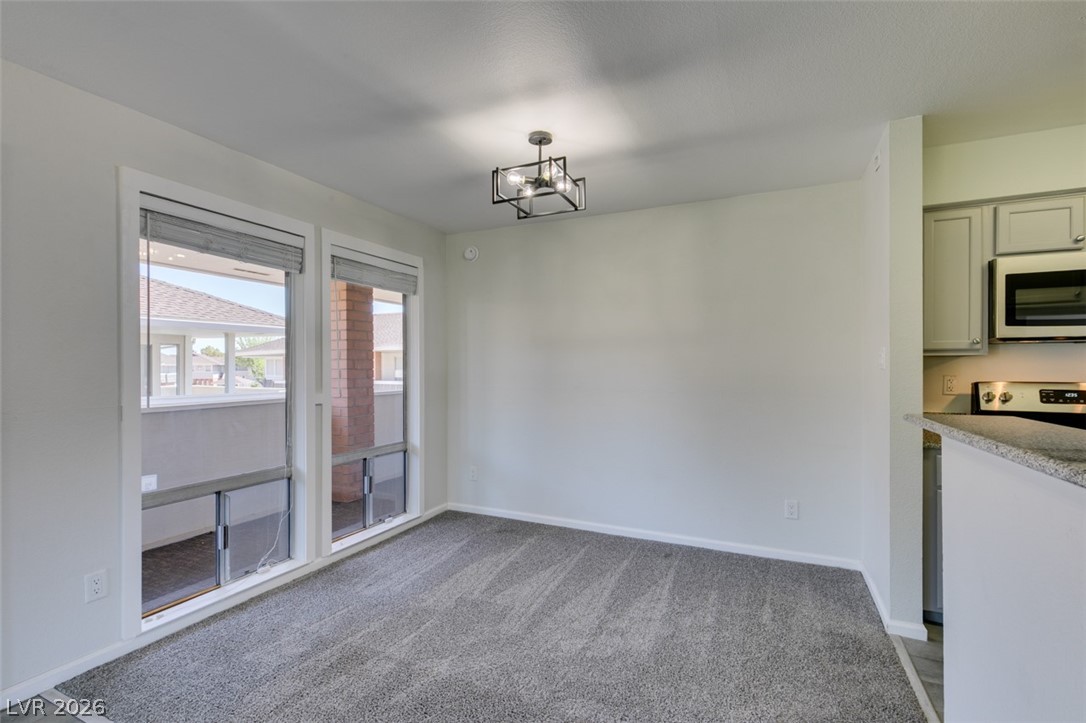 Photo 24 of 41, 714 Oakmont Avenue #1104