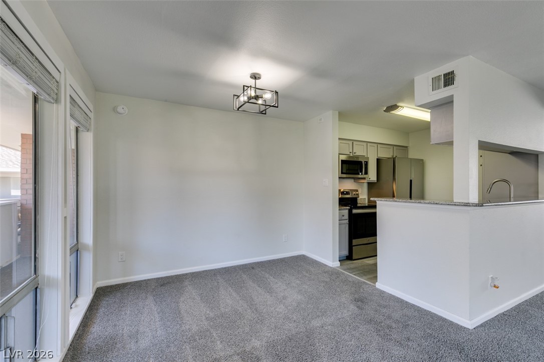 Photo 26 of 41, 714 Oakmont Avenue #1104