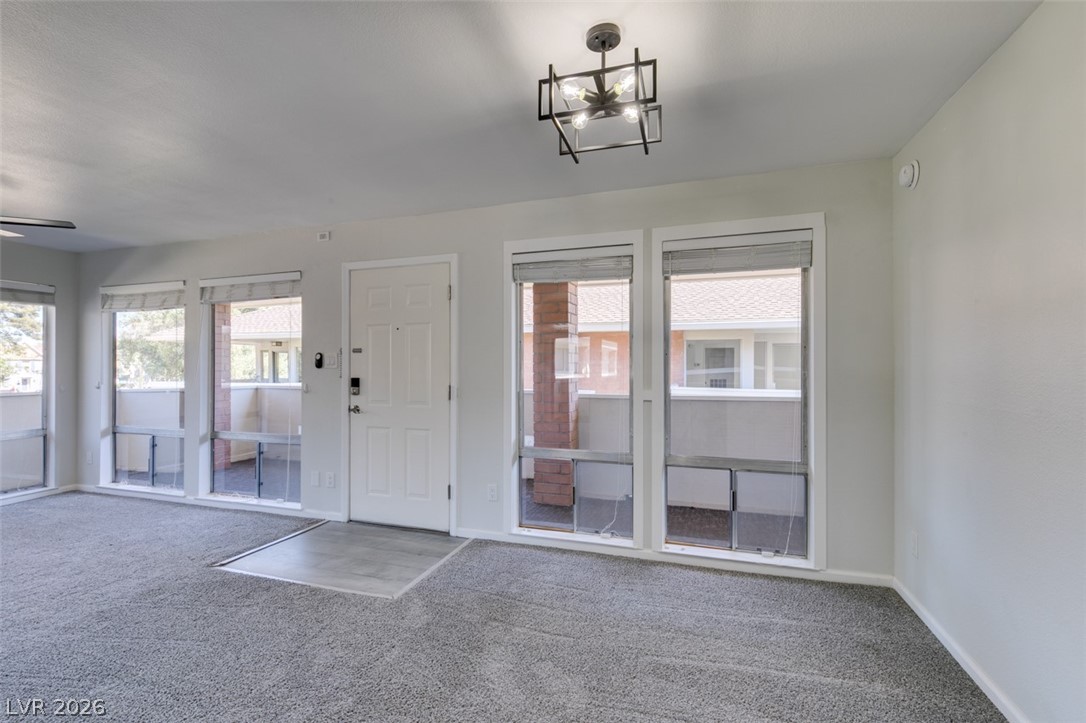 Photo 27 of 41, 714 Oakmont Avenue #1104